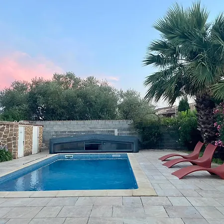 La Parenthese Occitane - With Private Pool Villa *
