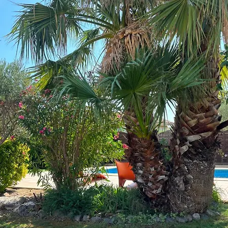 La Parenthese Occitane - With Private Pool Villa *